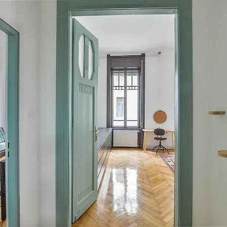 Apartment Lonyay Design